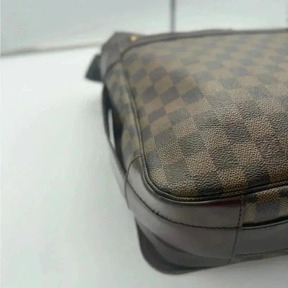 Louis Vuitton Damier Ebene Mens (Can be Unisex Why Not 🤭) - Picture 10 of 14